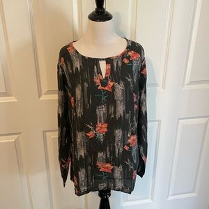 NWT Tolani caitlyn black floral blouse